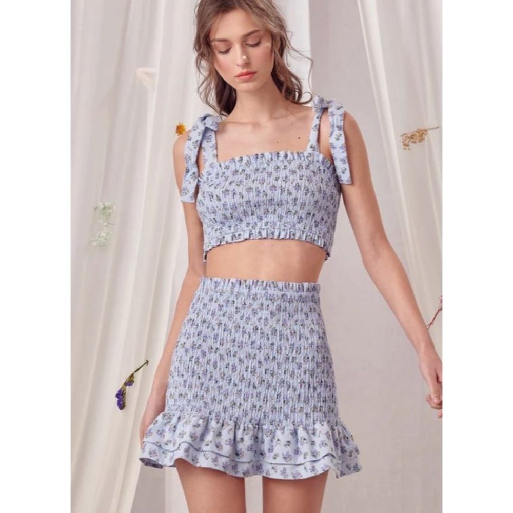 Storia NWT Smocked Floral Crop Top and Mini Skirt Set size Large